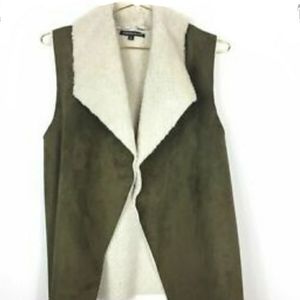 Madison & Lola‎ Olive Green Sherpa Lined Vest Sz M
